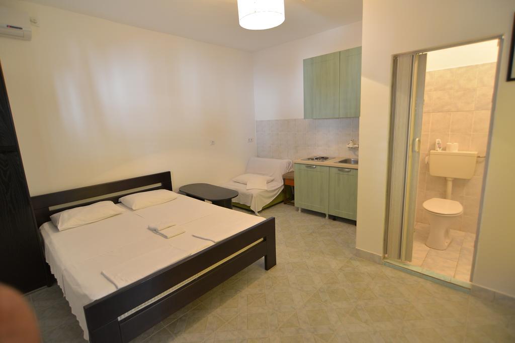 Solar Apartments Herceg Novi Buitenkant foto