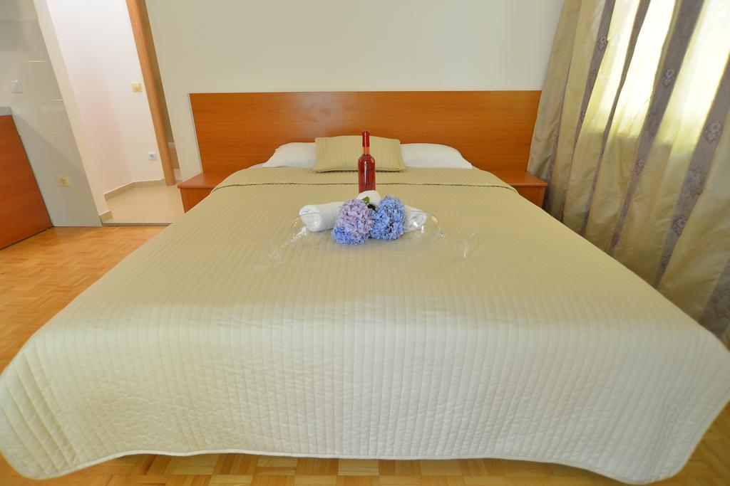 Solar Apartments Herceg Novi Buitenkant foto
