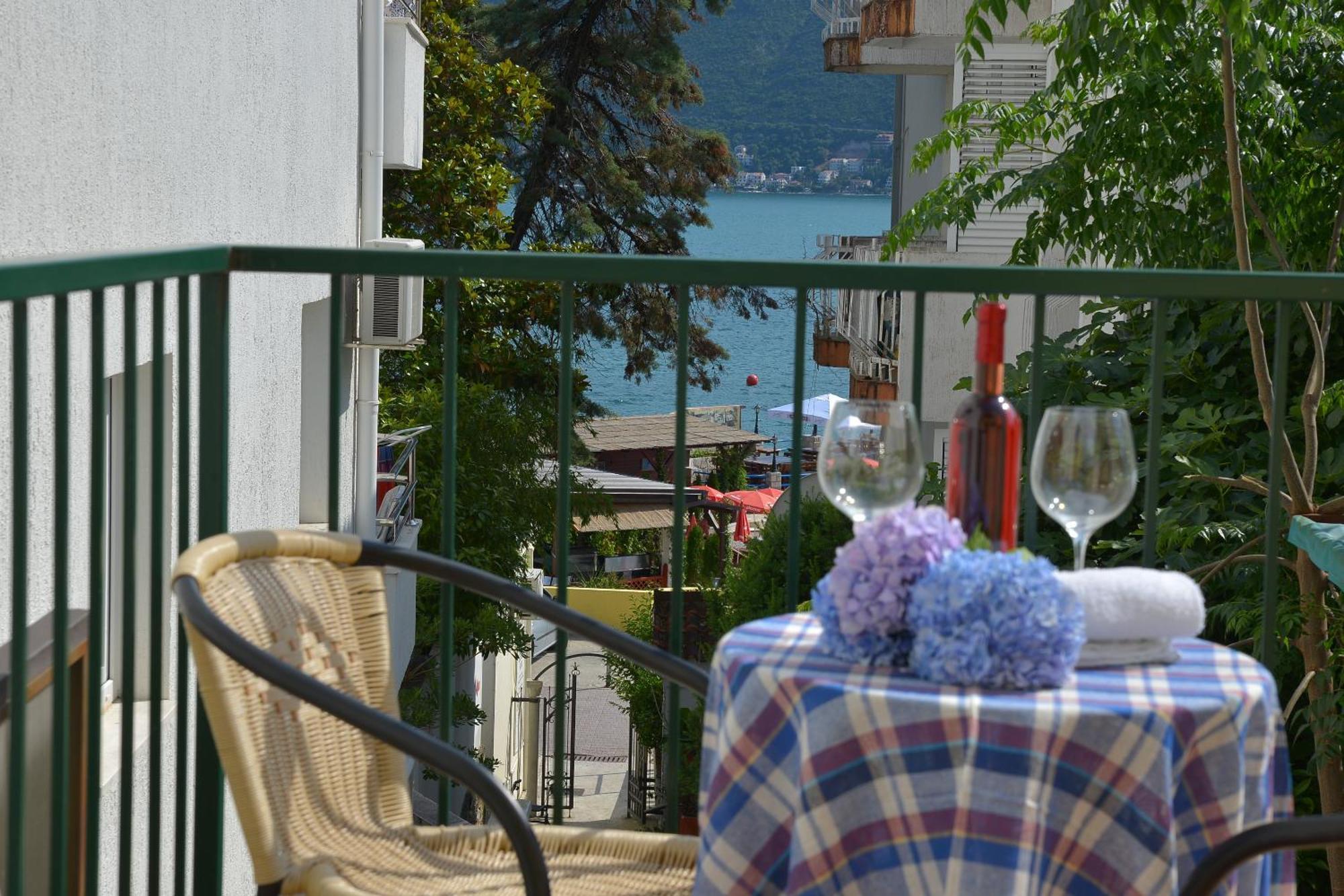 Solar Apartments Herceg Novi Buitenkant foto