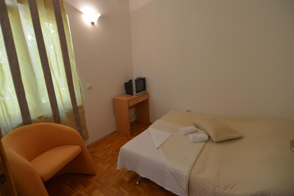 Solar Apartments Herceg Novi Kamer foto