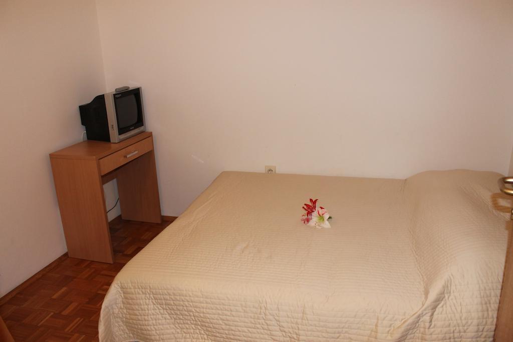 Solar Apartments Herceg Novi Kamer foto