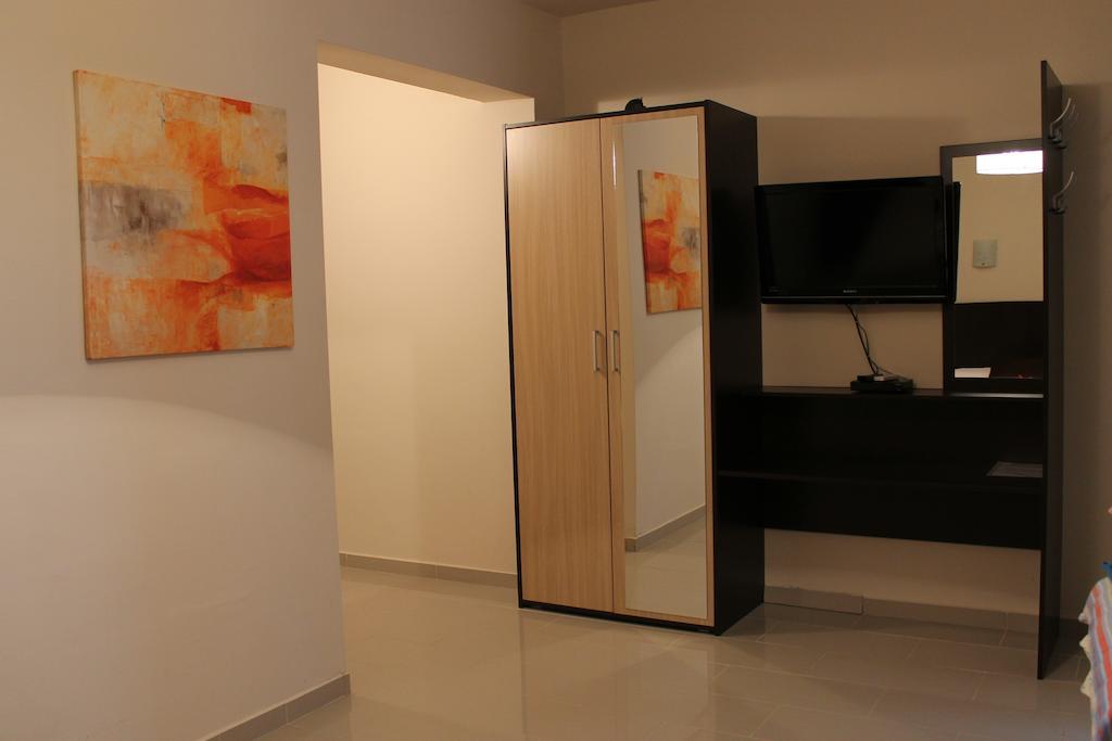 Solar Apartments Herceg Novi Kamer foto