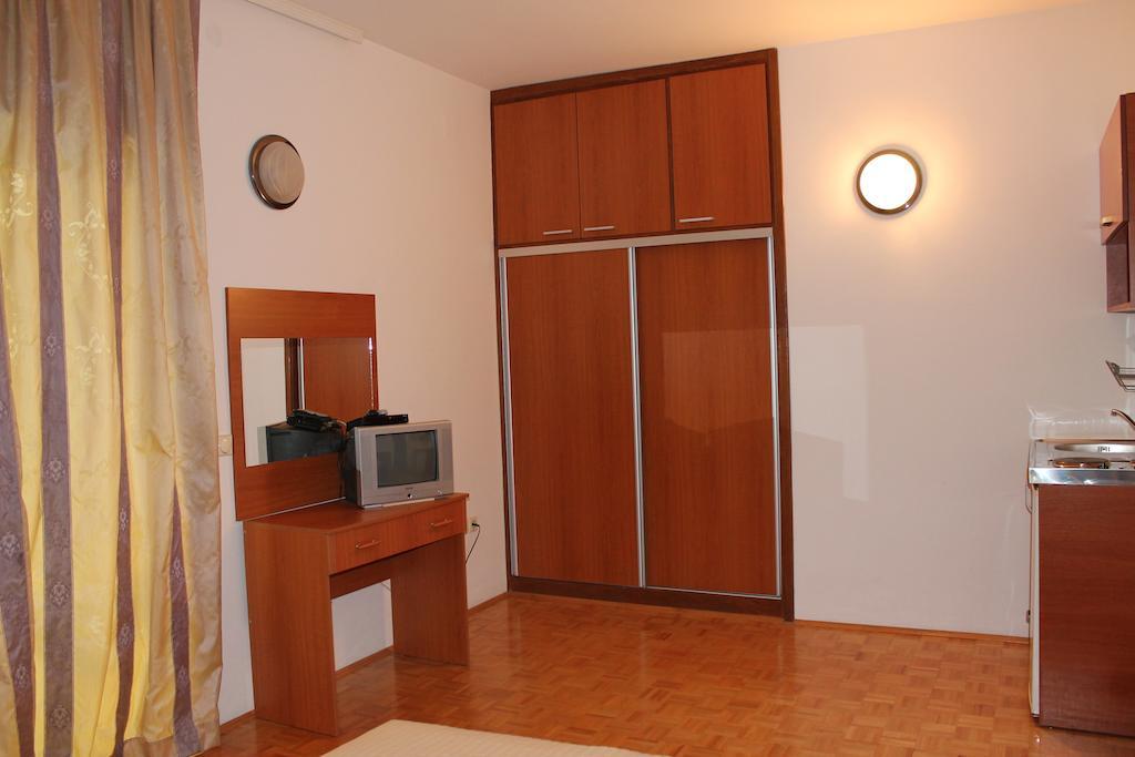 Solar Apartments Herceg Novi Kamer foto