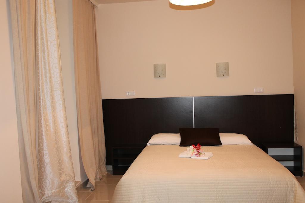 Solar Apartments Herceg Novi Buitenkant foto